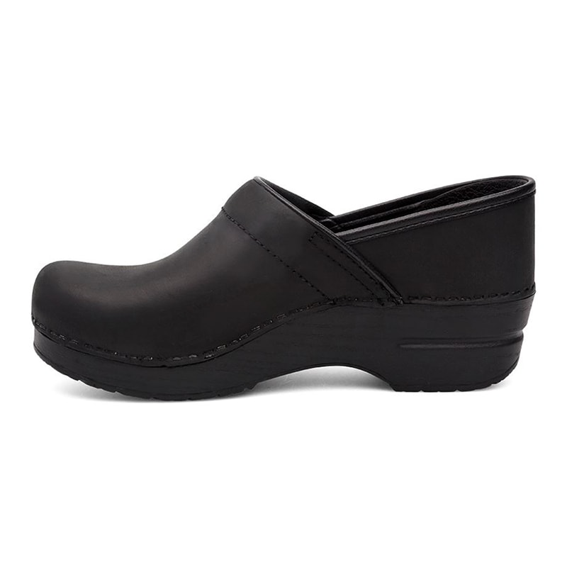 Dansko-professional-Black-Oiled-2-min.jpg