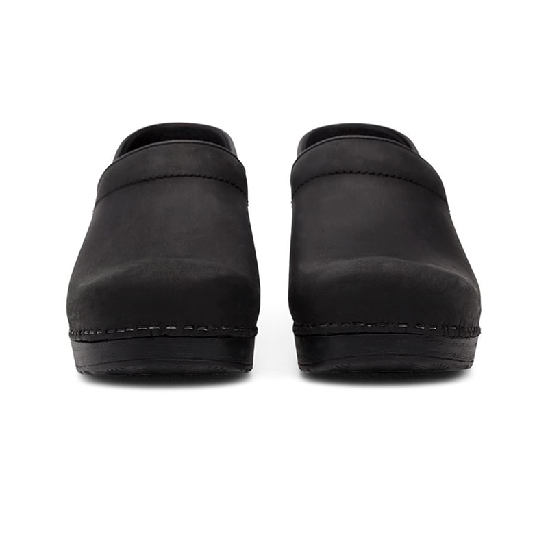 Dansko-professional-Black-Oiled-4-min.jpg